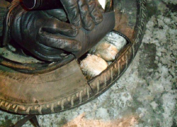 1,5 кг героина прятали в «запаске» драгдилеры в  Пятигорске