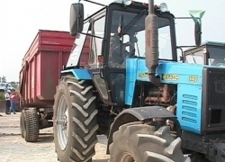 Трактор врезался в легковушку около Невинномысска: 4 пострадали