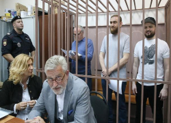 Брата арестованного экс-сенатора Арашукова оставили под стражей 