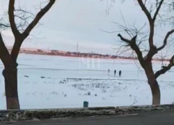 В Буденновске трое детей провалились под лед