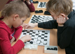 В Ставрополе скрестили шашки детсадовцы