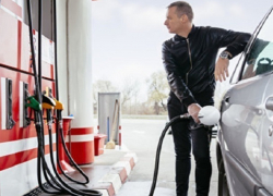 Средняя цена на бензин в Ставрополе превысила порог в 41 рубль