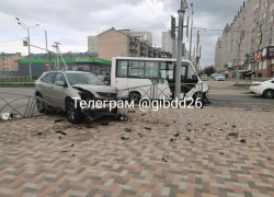 Травму грудной клетки получил водитель в результате столкновения с иномаркой в Ставрополе