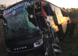 Попавших в аварию студентов из Ставрополя на резервном транспорте доставят в Крым