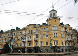 Фасад дома со шпилем на Советской в Ставрополе отремонтируют почти за 50 миллионов рублей