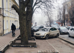 Цветочный рынок на Пушкина превратился в парковку