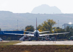 Из-за угрозы атаки БПЛА самолет из Саратова в Минеральные воды задержали почти на 5 часов