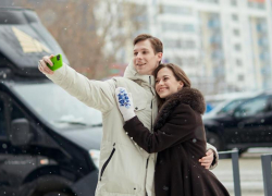 Накануне 14 февраля на маркетплейсах выросли продажи мужской одежды и ювелирных украшений