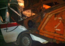 Четыре человека пострадали при столкновении скорой помощи и комбайна на Ставрополье