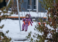 В Ставрополе хулиган кинулся с кулаками на ребенка и женщину во дворе дома