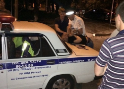 В Ставрополе невменяемый водитель въехал в автомобиль с тремя малолетними детьми