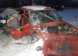 На скользкой трассе Ставрополья столкнулись «Газель» и «Москвич» с «Тойотой»