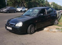 «Приора» с московскими номерами сильно столкнулась с "Маздой" в центре Ставрополя