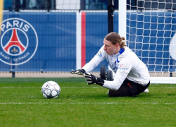 Десятый «сухарь» Моти: ставропольский вратарь сыграл на ноль в футбольном «Эль классико» в Париже