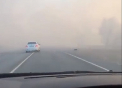 Автохам на иномарке пошел на обгон через "сплошную" в нулевую видимость на трассе под Ставрополем 