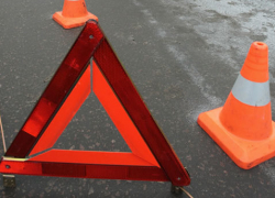 Около Ставрополя столкнулись "Лада Гранта" и грузовик