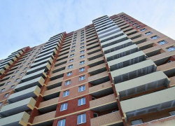 Мужчина в Ставрополе выжил после прыжка с 8 этажа