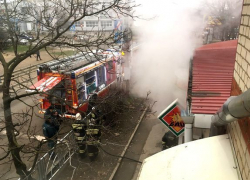 Продуктовый магазин загорелся на улице Краснофлотской в Ставрополе