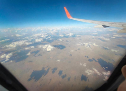 Почти 2 часа держали прилетевших из Минвод пассажиров в салоне самолета из-за непогоды в Москве