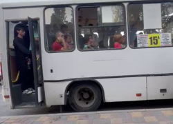 «Это транспортная диверсия»: жители Ставрополя пожаловались на невозможность уехать с остановок 1 сентября