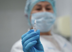 Зачем прививаться, если потом заболеешь? Показываем вакцинацию с научной стороны