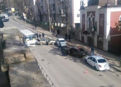 Серьезное ДТП с автобусом и тремя «легковушками» произошло в Кисловодске