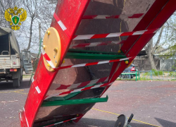 Ребенку оторвало фалангу пальца после катания с горки в Пятигорске: что известно