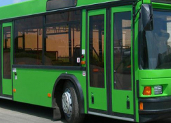 Автобус перекрыл две полосы и стал причиной пробки в Ставрополе