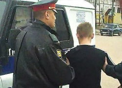 Пьяный подросток ругался матом на полицейского