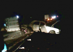 Женщину насмерть переехали грузовик и "Волга" на трассе в Ставропольском крае, - очевидцы