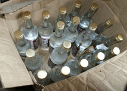 Невменяемый мужчина продавал нелегальный алкоголь, который брал на предприятии в Ставрополе