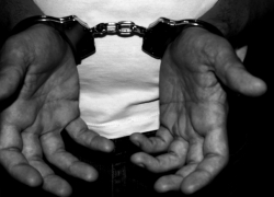 В Нефтекумском районе двое мужчин изнасиловали девушку в машине