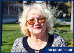 Председатель Георгиевского отделения Всероссийского общества глухих Галина Кайгородцева отмечает день рождения