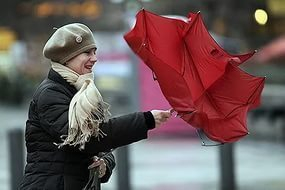 Ураганный ветер и дождь не оставляют Ставрополье