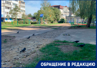 Перелопаченной после ремонта детской площадкой недовольны жители Ставрополя