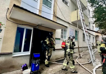 Пять человек спасли из охваченного огнем жилого дома в поселке на окраине Пятигорска