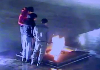 Молодые люди справили нужду на мемориал Вечный огонь в Невинномысске