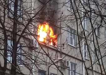 Троих детей спасли ставропольские огнеборцы из пожара в многоэтажке Солнечнодольска