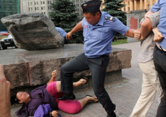 Полицейский избил женщину за то, что она пожаловалась на него в следком Ставрополья