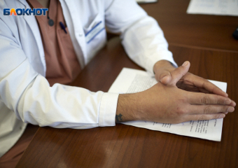 «Еще я пальцем в телефон не тыкала»: педиатр Благодарненской поликлиники отказала в помощи больному ребенку