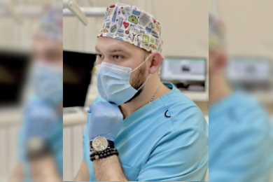 Стоматолог Денис Алексеевич Бажанов. Хирургическое лечение зубов - 