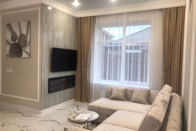 Дизайн и пошив штор, ламбрекенов, покрывал и столового белья.