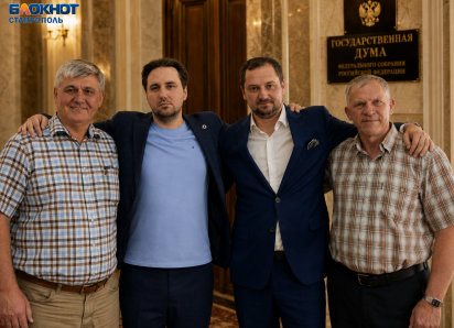 Jaguar, 11 счетов и программист с двумя миллионами: с чем идут в Госдуму ставропольские «яблочники»