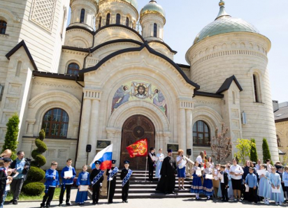 В Свято-Владимирской православной гимназии Ставрополя прошел первый выпускной