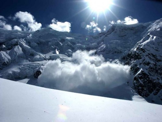 Двое пропавших на Эльбрусе альпинистов до сих пор не найдены