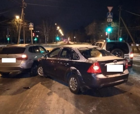 В массовом ДТП пострадала 22-летняя девушка в Ставрополе