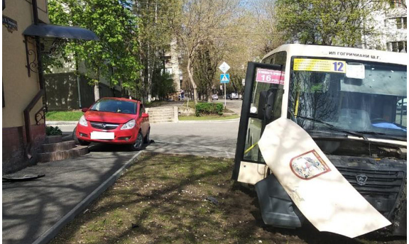 На Ставрополье шесть человек пострадали в ДТП с маршруткой