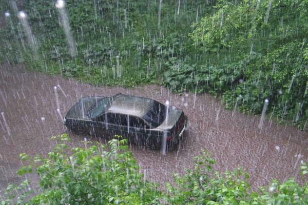 Грозовой дождь с градом ожидают на Ставрополье во вторник