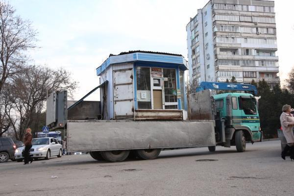 Нелегальные киоски снесли в Пятигорске в районе завода «Импульс»