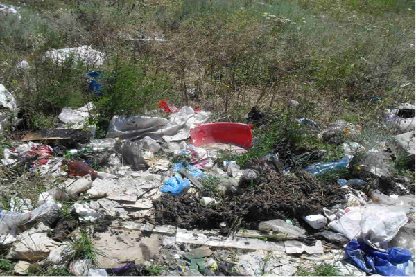 Огромная свалка мусора обнаружена в Левокумском районе